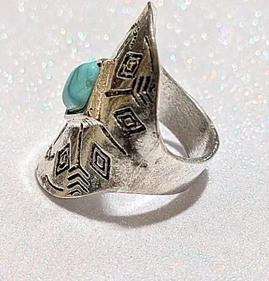 **NEW ARRIVAL** Size 5¼ Tilted SQUARE TURQUOISE Silver Colored RING with Graphic Design Prisms on Silver Tone Band (4.7g)