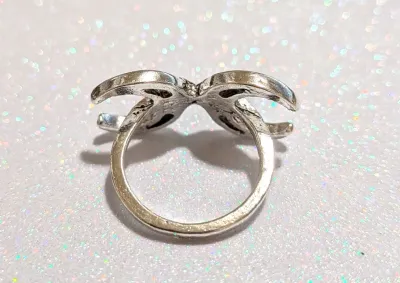 **NEW ARRIVAL** Size 6½ DOUBLE BLUE TURQUOISE" STYLE ROUND STONES RING with Side OPEN LOOPS Band on a Silver Tone Setting (3.3g)