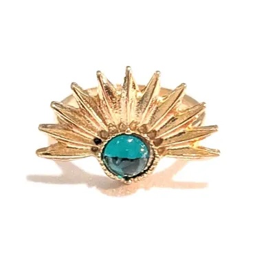 **NEW ARRIVAL** Size 7¾ GREEN "Spikey" SUN RING with Green Round Glass Stone on a Gold Tone Band (3.5g)
