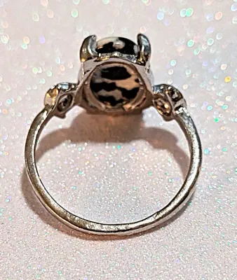**NEW ARRIVAL** Size 10 BLACK & WHITE "Mottled" Oval Cabochon 4-Prong Stone RING3 with a "3 DOTS" Band in a...