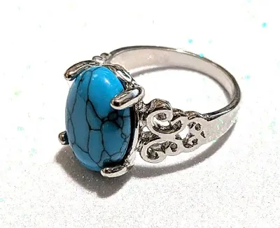 **NEW ARRIVAL** Size 7 "CRACKLED" BLUE OVAL TURQUOISE STYLE RING with Side OPEN SWIRLS Band on a Silver Tone Setting (4.1g)