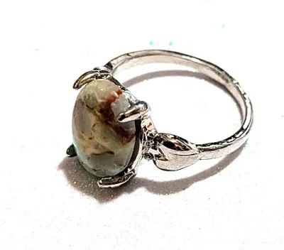 **NEW ARRIVAL** Size 8½ BLUE, RUST & BEIGE "MOTTLED" Oval Cabochon 4-Prong Stone RING with a "PUFFY HEARTS" Band...