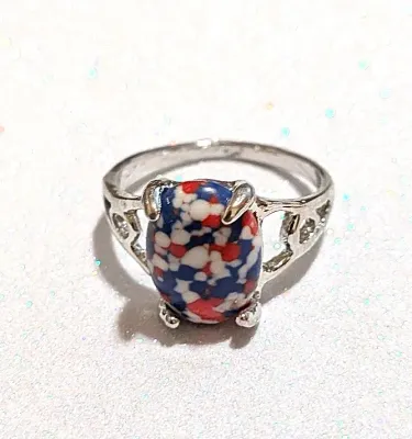 **NEW ARRIVAL** Size 9½ RED, WHITE and BLUE "Mottled" Oval Cabochon 4-Prong Stone RING with a "CIRCLE in the MIDDLE"...