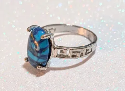**NEW ARRIVAL** Size 8½ BLUE & RUST OVAL CABOCHON "Mottled" STONE 4-Prong RING with "Hollowed "G"raffic...
