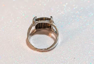 **NEW ARRIVAL** Size 6¾ SIDEWAYS TIGER EYE STYLE OVAL CABOCHON "Striped" STONE 4-Prong RING with OPEN SIDE Band on a Silver...