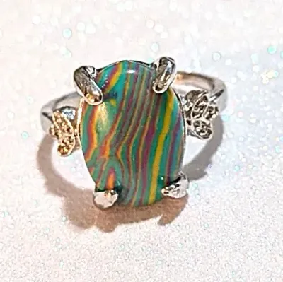 **NEW ARRIVAL** Size 6¾ BLUE, YELLOW & PURPLE "Striped" Oval Cabochon 4-Prong Stone RING1 with a "3 PETALS" Band...