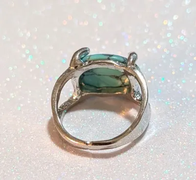 **NEW ARRIVAL** Size 5½ SIDEWAYS "CRACKLED TURQUOISE" STYLE OVAL CABOCHON STONE 4-Prong RING with OPEN SIDE Band on a Silver...