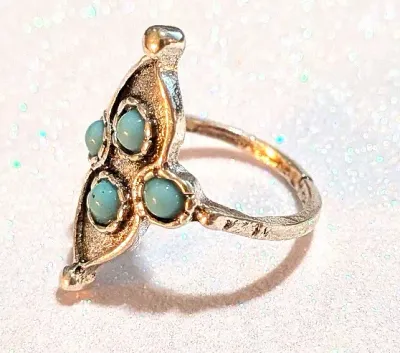 **NEW ARRIVAL** Size 5 BLUE TURQUOISE STYLE RING with 4 Quad Round Smooth Stones on a "Rough-Hewn" Silver Tone Band (1.7g)