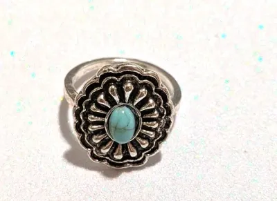 **NEW ARRIVAL** Size 6 Small "CRACKLED" BLUE OVAL TURQUOISE STYLE RING with 16 "Spikes" on a Silver Tone & Black...