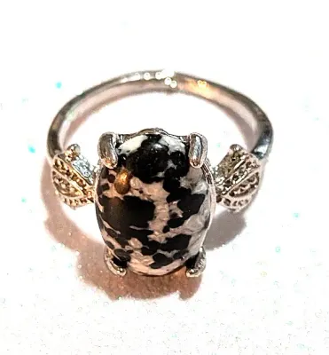 **NEW ARRIVAL** Size 8¼ BLACK & WHITE "Mottled" Oval Cabochon 4-Prong Stone RING4 with a "3 DOTS" Band in a...