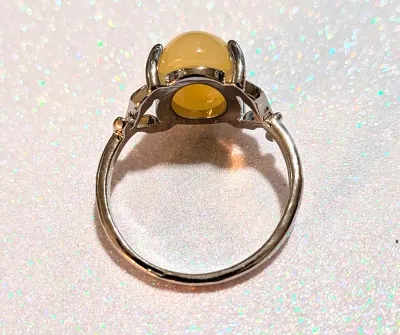 **NEW ARRIVAL** Size 8½ YELLOW OPAQUE OVAL GLASS STONE 4-Prong RING with "Pointed Branch" Style Band on a Silver Tone Setting...