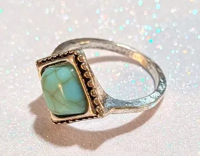 **NEW ARRIVAL** Size 5½ "Tilted Square" Style BLUE TURQUOISE RING with Single "Crackled" Stone on a...