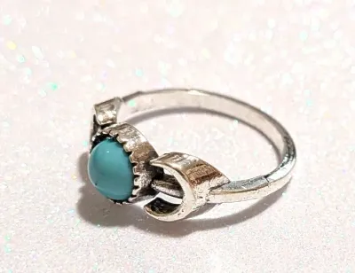 **NEW ARRIVAL** Size 7¼ BLUE TURQUOISE STYLE "Cupped" Half-Globe STONE RING with "Side Hooks" Band on a Silver Tone...