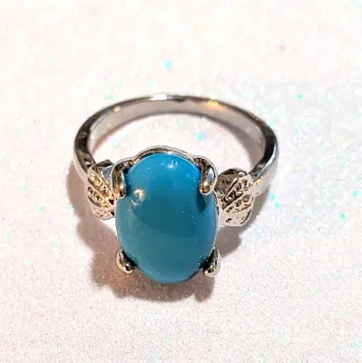 **NEW ARRIVAL** Size 9 BLUE OVAL TURQUOISE-STYLE Cabochon 4-Prong Stone RING3 with a "3 DOTS" Band in a Silver Tone (4.6g)