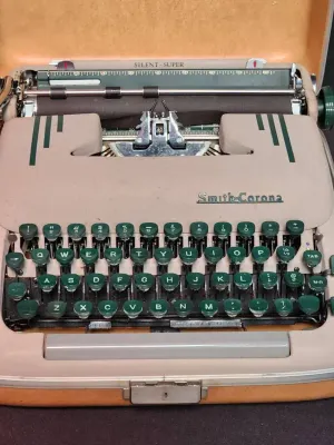 VINTAGE 1950'S SMITH-CORONA "SILENT-SUPER" PORTABLE TYPEWRITER 