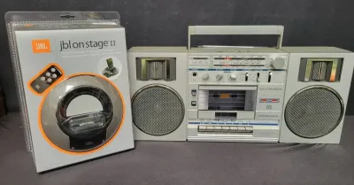 VINTAGE TOSHIBA RT 150S BOOMBOX