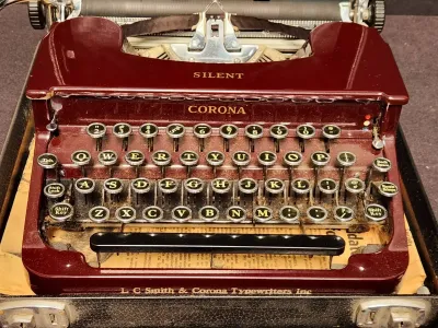 VINTAGE 1930'S L.C. SMITH & CORONA "SILENT" FLATTOP PORTABLE TYPEWRITER 