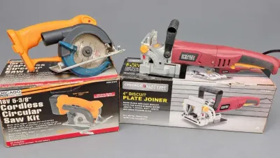 CHICAGO ELECTRIC 5 3/8" CORDLESS CIRCULAR SAW KIT AND 4" BISCUIT PLATE JOINER