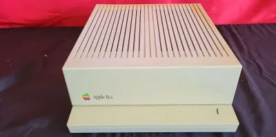 VINTAGE APPLE IIGS