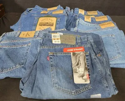 COLLECTION OF MEN'S JEANS