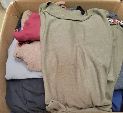 PLAIN AND GRAPHIC MEN'S T-SHIRTS