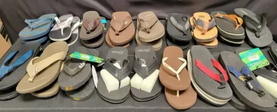 ASSORTMENT OF MEN'S AND WOMEN'S FLIP FLOPS (3)
