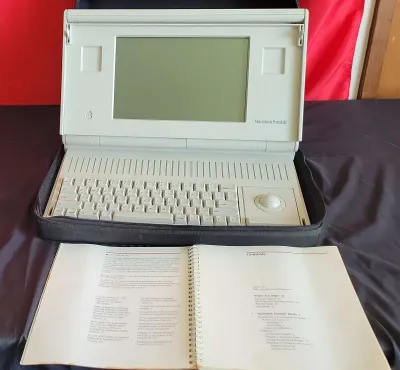 VINTAGE APPLE MACINTOSH PORTABLE LAPTOP
