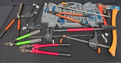 HAND TOOL LOT