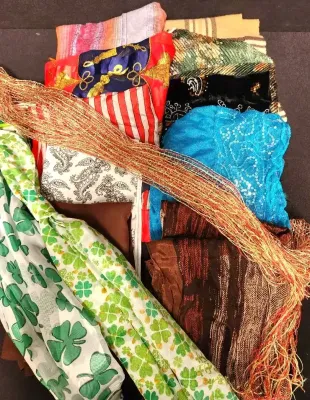 MYSTERY LOT OF WOMEN'S CLOTHING (SIZES L, PL, XL, AND PXL) AND SCARVES