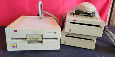 VINTAGE APPLE FLOPPY DISC DRIVES