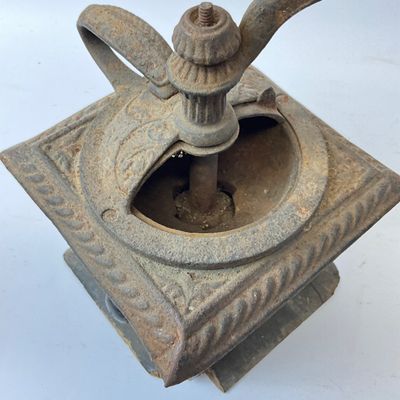 Vintage & Antique Kitchenware Lot - Coffee Grinder, Sifter, Graters & Roller