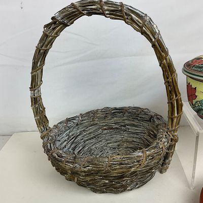 3624 4-Piece Pottery & Woven Basket Decorative Lot