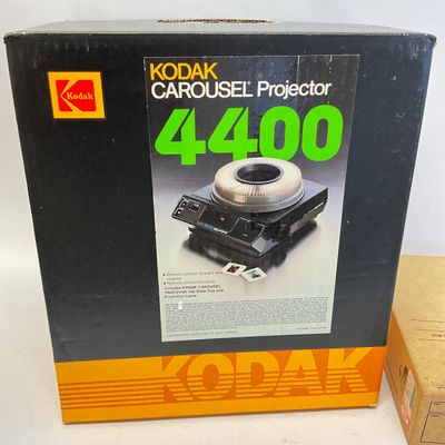Vintage Kodak Carousel 4400 Slide Projector with Rotary Trays