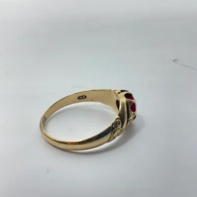 3014 14K Yellow Gold Red Stone Swirl Ring – Size 10.5, 4.6g