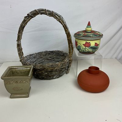 3624 4-Piece Pottery & Woven Basket Decorative Lot