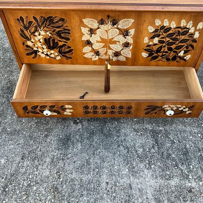 3707 Vintage Heritage 'Bayberry' Wooden Chest with Drop-Front Storage