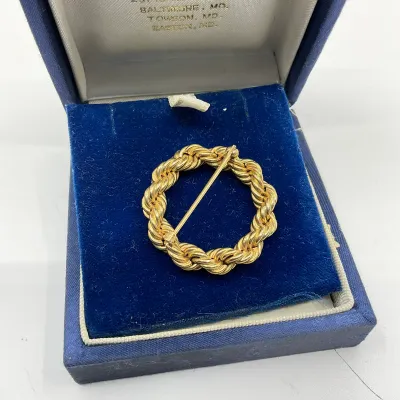 3010 14K Yellow Gold Rope Twist Circle Brooch – 5.6g
