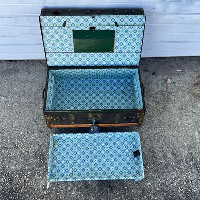 3695 Antique Dome Top Steamer Trunk with Key and Removable Tray