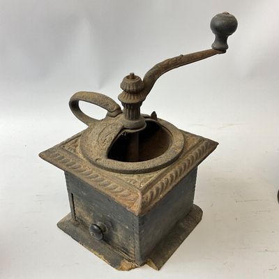 Vintage & Antique Kitchenware Lot - Coffee Grinder, Sifter, Graters & Roller