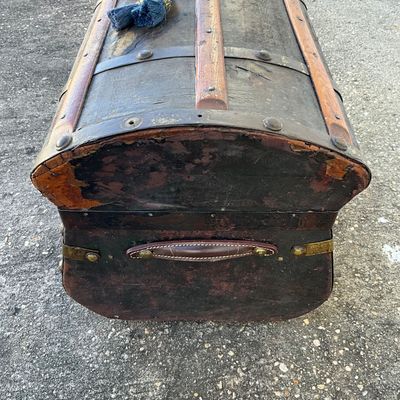 3695 Antique Dome Top Steamer Trunk with Key and Removable Tray