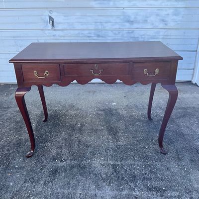 3697 Vintage Queen Anne Style Mahogany Writing Desk
