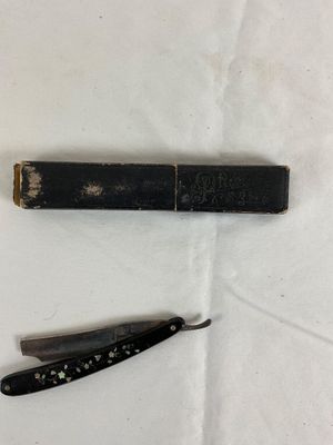 Antique Wm. Elliot & Co. Straight Razor & Dr. Kahn Spectacles with Cases