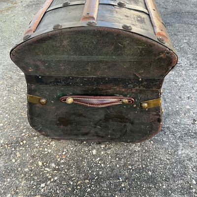 3695 Antique Dome Top Steamer Trunk with Key and Removable Tray