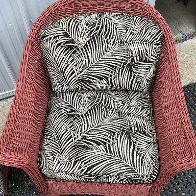 3610 3-Piece Vintage Coral Wicker / Rattan Lounge Chair & Ottoman Set with Palm Leaf Cushions