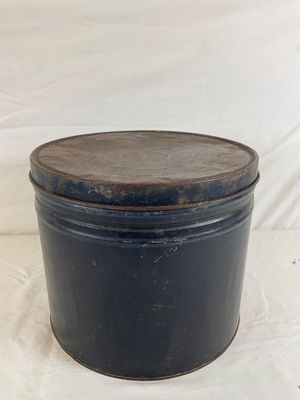 Vintage Keebler Biscuits Metal Tin - Keebler Weyl Baking Co.