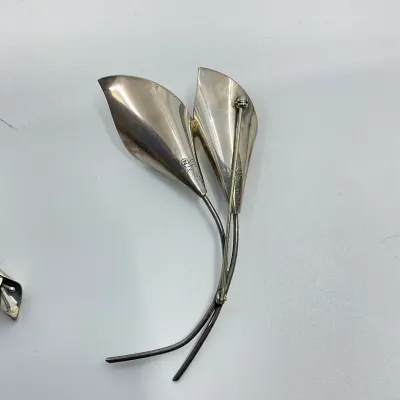 3034 Vintage Stuart Nye Sterling Silver Calla Lily Brooch & Earrings Set