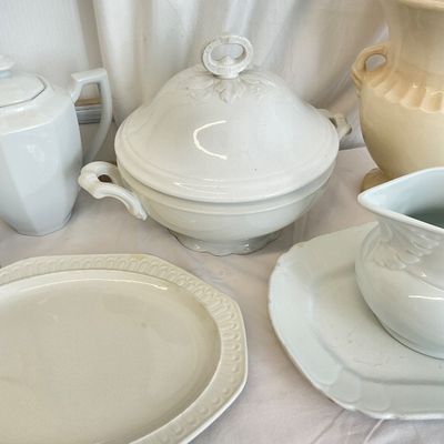 Assorted White & Cream Ceramic Tableware & Decorative Pieces