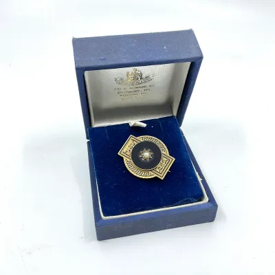 3005 Antique 18K Gold Black Onyx & Pearl Brooch/Pendant – Greek Key Design