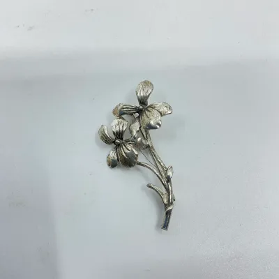 3027 Vintage Sarah Coventry Silver-Tone Floral Brooch – 8.5g