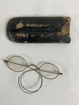 Antique Wm. Elliot & Co. Straight Razor & Dr. Kahn Spectacles with Cases